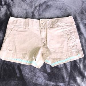 Red Camel Shorts in Cream Sz 5